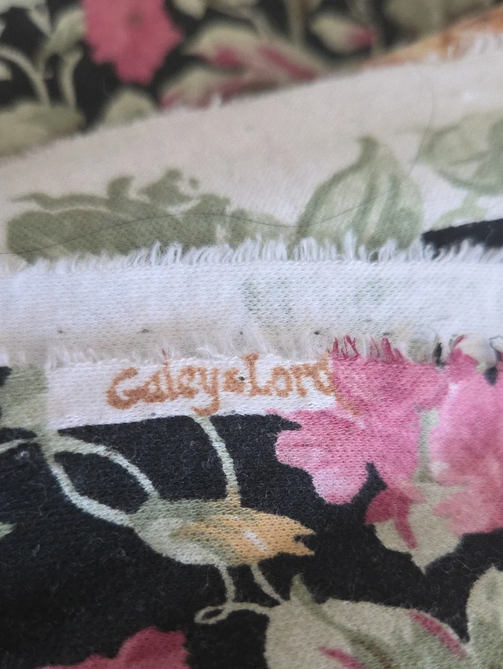 Rare  Galey & Lord Floral Flowers Knit Craft Sew Fashion Fabric 2.97 Yards